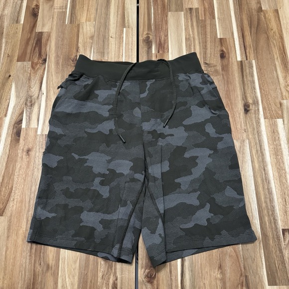 lululemon athletica Other - Lululemon Shorts Mens S Green Camo T.H.E. Short Linerless Athletic Drawstring